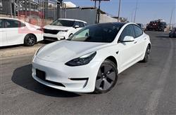 تسلا موديل 3